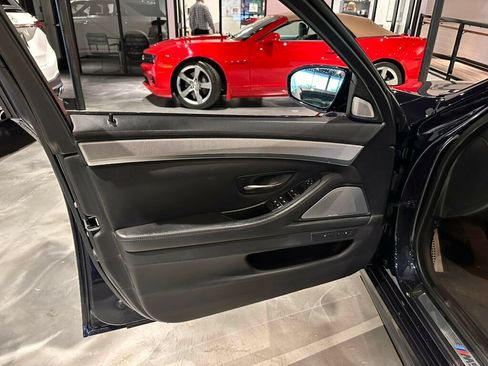 Used 2013 BMW M5 RWD image 9