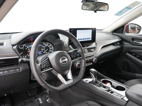 Used 2023 Nissan Altima 2.5 SV w/ SV Premium Package AWD/4WD image 23