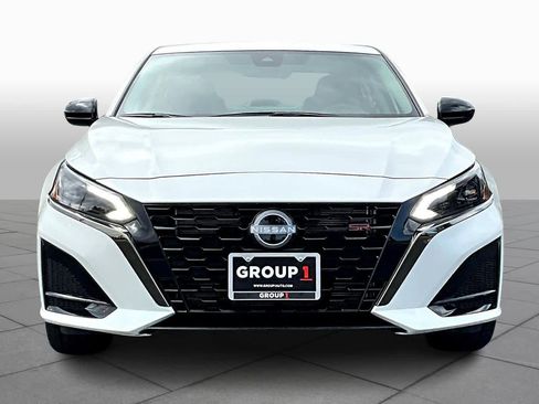 New 2025 Nissan Altima 2.5 SR image 3