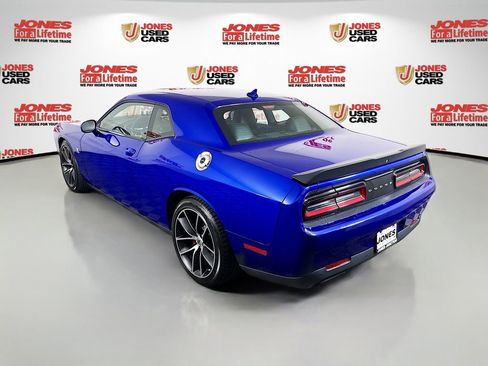 Used 2018 Dodge Challenger R/T Scat Pack w/ Leather Interior Group RWD image 2