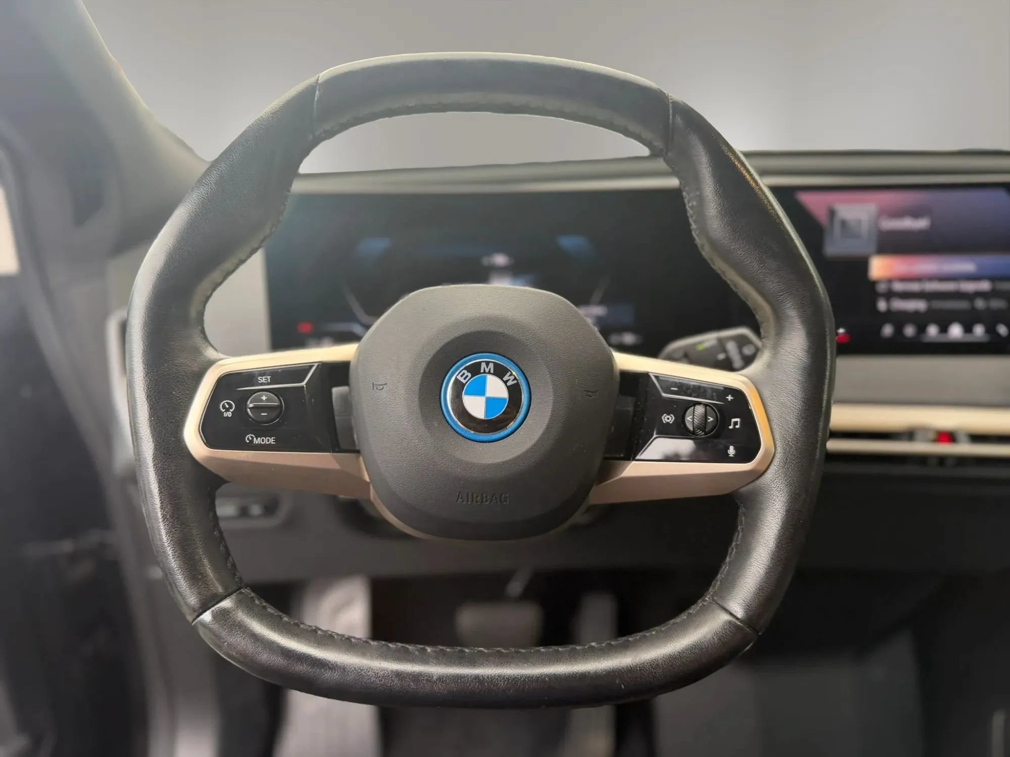 Used 2024 BMW iX xDrive50 AWD/4WD image 10