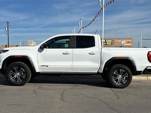 Used 2025 GMC Canyon AT4 image 9