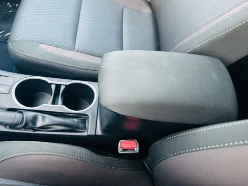 Used 2018 Toyota Corolla LE image 24