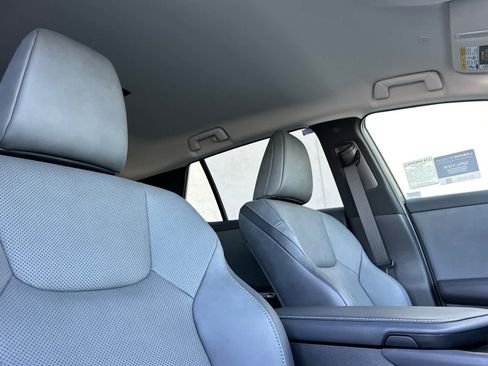 Used 2025 Lexus RZ 300e w/ Accessory Package (Z2) image 18