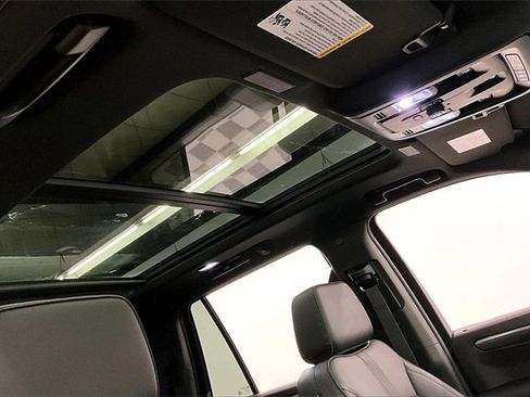 Used 2025 Chevrolet Tahoe RST w/ Comfort Package image 18