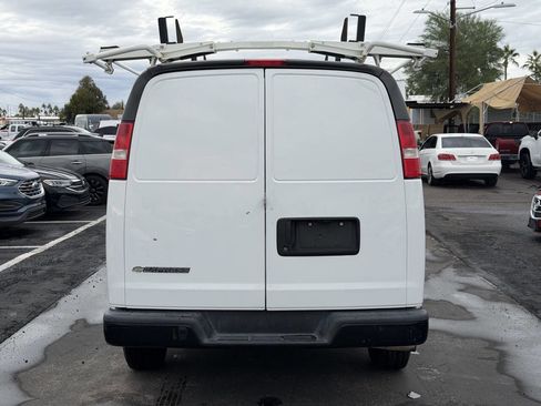 Used 2017 Chevrolet Express 2500 image 8