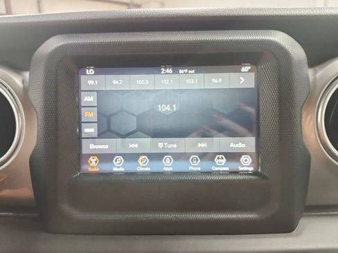 Used 2020 Jeep Wrangler Unlimited Sahara AWD/4WD image 14