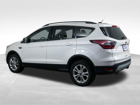 Used 2017 Ford Escape SE w/ Equipment Group 201A AWD/4WD image 8