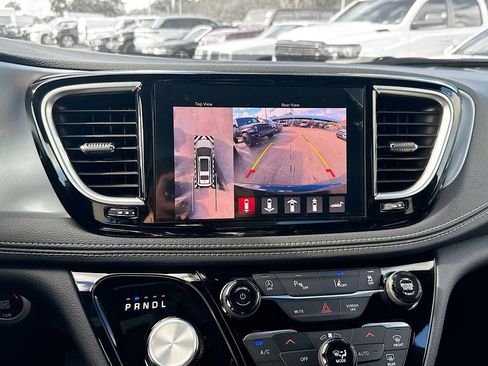 New 2026 Chrysler Pacifica Limited w/ S Appearance Package FWD image 14