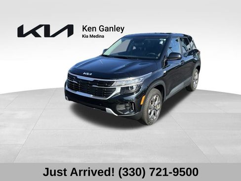 Used 2024 Kia Seltos LX AWD/4WD image 1