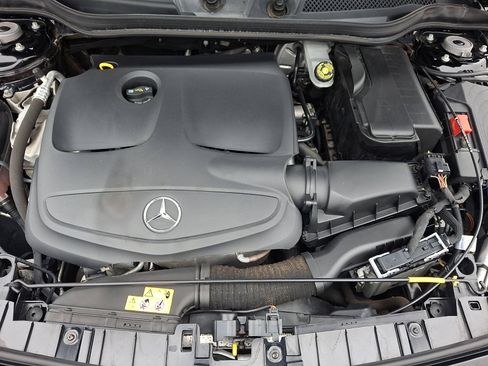 Certified 2019 Mercedes-Benz GLA 250 4MATIC image 27