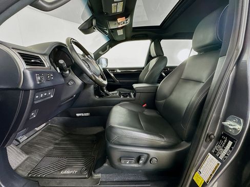 Used 2023 Lexus GX 460 Luxury w/ Sport Design Package image 13