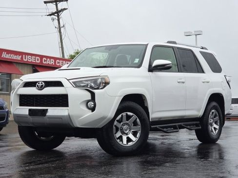 Used 2015 Toyota 4Runner Trail Premium AWD/4WD image 2