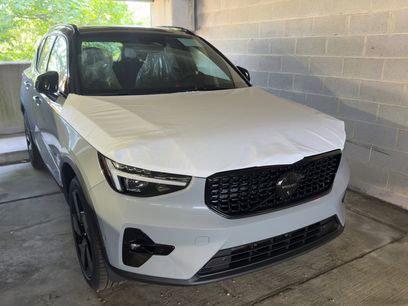 New 2026 Volvo XC40 B5 Ultra w/ Protection Package Premier