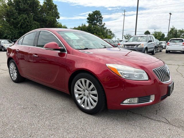 Used 2012 Buick Regal Premium FWD image 1