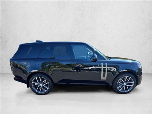 New 2025 Land Rover Range Rover SE image 4