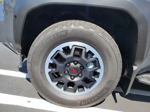 Used 2025 Toyota 4Runner 4WD image 14