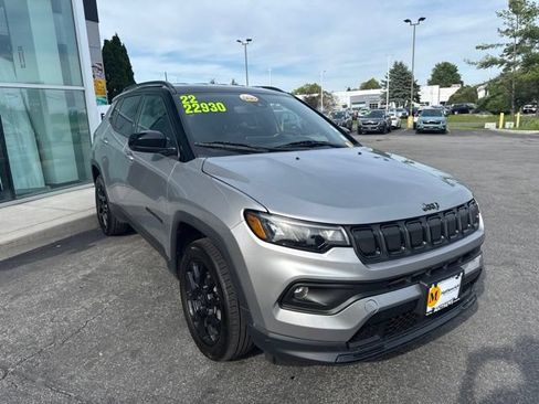 Used 2022 Jeep Compass Latitude w/ Convenience Group AWD/4WD image 9