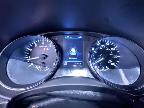 Used 2020 Nissan Rogue S FWD image 22