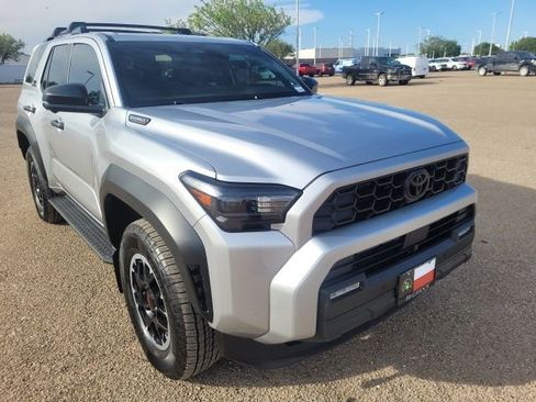 Used 2025 Toyota 4Runner TRD Off-Road Premium AWD/4WD image 4