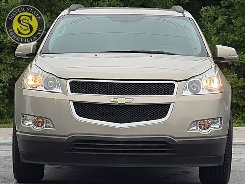 Used 2010 Chevrolet Traverse LT w/ Personal Connectivity Package FWD image 2