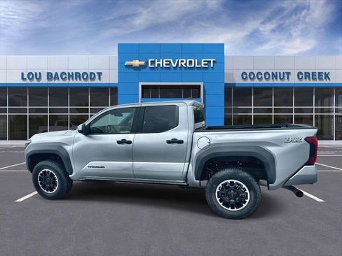 Used 2024 Toyota Tacoma TRD Off-Road image 5