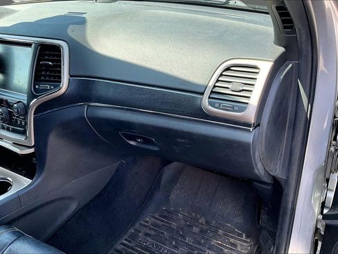 Used 2015 Jeep Grand Cherokee Limited w/ Luxury Group II image 14