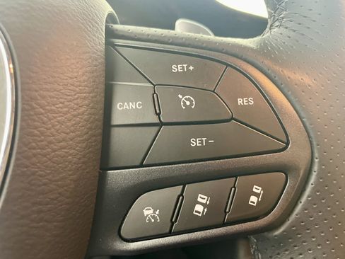 Certified 2025 Dodge Durango R/T image 19