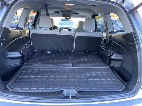 Used 2017 Honda Pilot Touring image 7