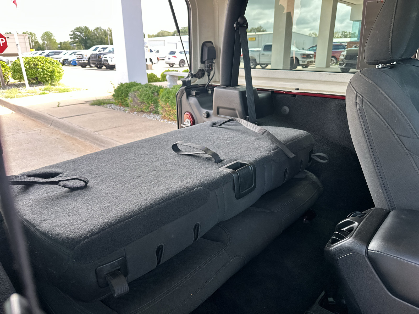 Used 2021 Jeep Wrangler Sport AWD/4WD image 35