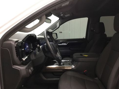 Used 2024 Chevrolet Silverado 1500 RST AWD/4WD image 7
