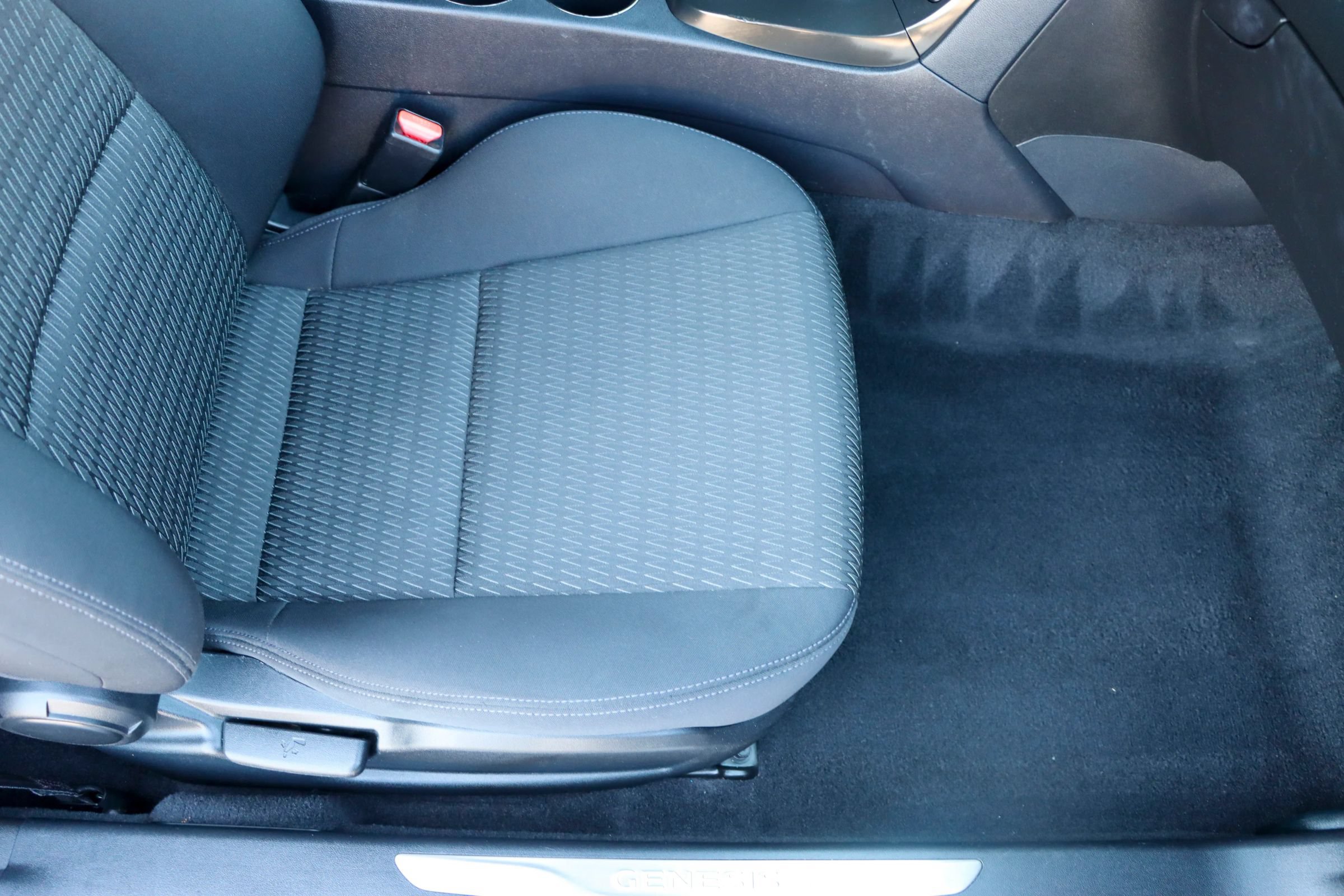 Used 2013 Hyundai Genesis 2.0T RWD image 19