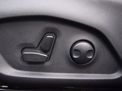 Used 2024 Jeep Compass Limited image 27