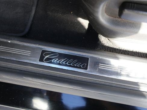 Used 2011 Cadillac SRX Luxury image 23