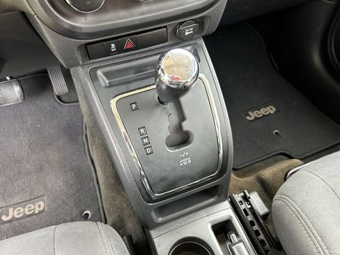 Used 2017 Jeep Patriot Sport AWD/4WD image 21