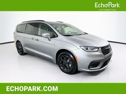 Used 2021 Chrysler Pacifica Touring-L w/ S Appearance Package