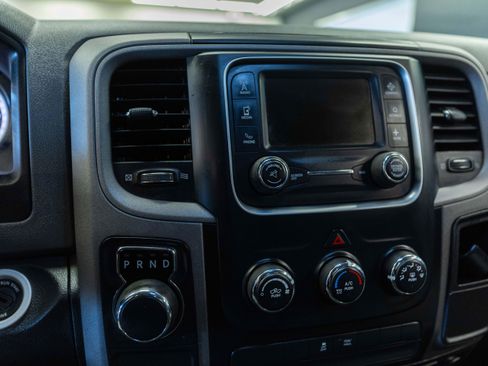 Used 2017 RAM 1500 Express RWD image 17