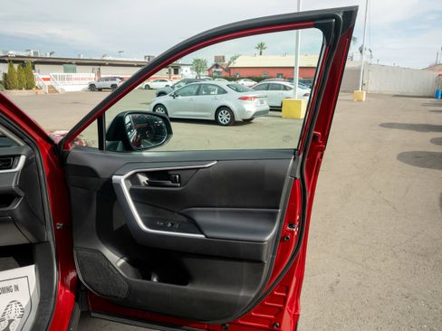 Used 2024 Toyota RAV4 LE image 28