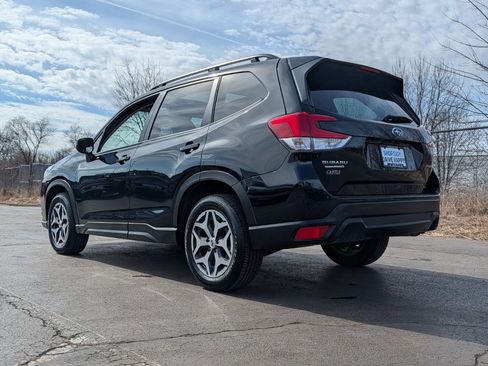 Used 2022 Subaru Forester Premium AWD/4WD image 16