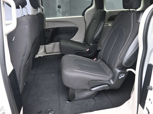 Used 2024 Chrysler Voyager LX FWD image 13