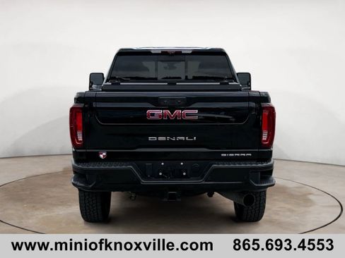 Used 2023 GMC Sierra 2500 Denali w/ Denali Black Diamond Edition AWD/4WD image 4
