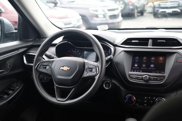 Used 2022 Chevrolet TrailBlazer LT FWD image 23