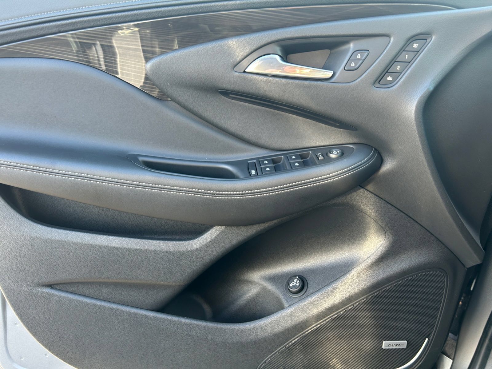 Used 2019 Buick Envision Premium AWD/4WD image 28