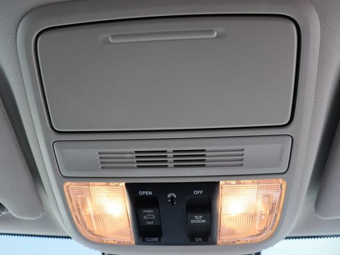 Used 2026 Honda Odyssey Elite image 27