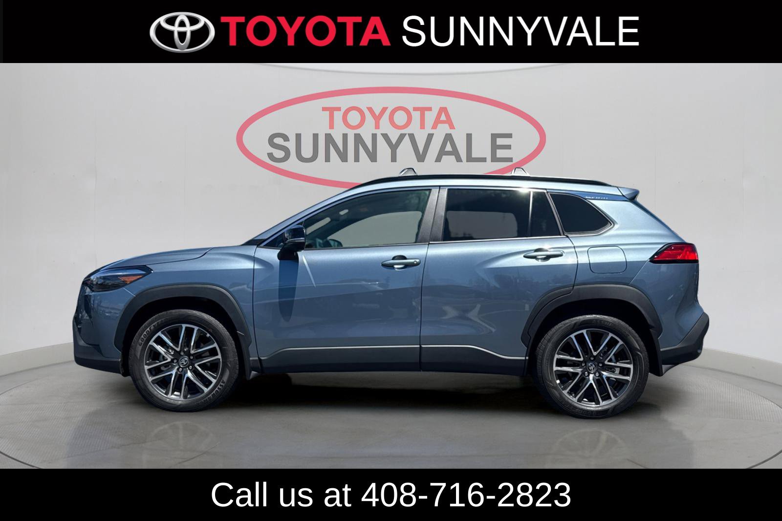 Used 2026 Toyota Corolla Cross XLE w/ Convenience Package AWD/4WD image 3