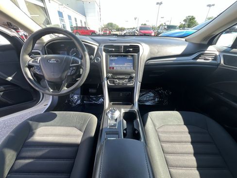 Certified 2018 Ford Fusion SE FWD image 36