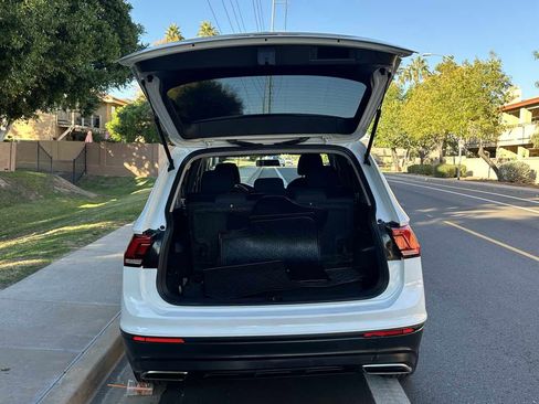 Used 2018 Volkswagen Tiguan S image 41