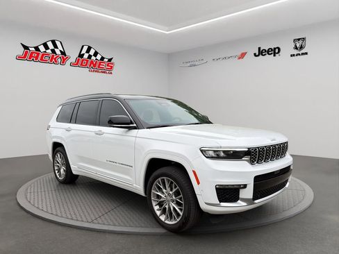 Used 2024 Jeep Grand Cherokee L Summit w/ Advanced Protech Group IV AWD/4WD image 13