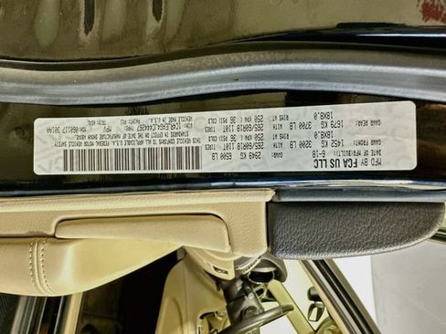 Used 2018 Jeep Grand Cherokee Laredo RWD image 28