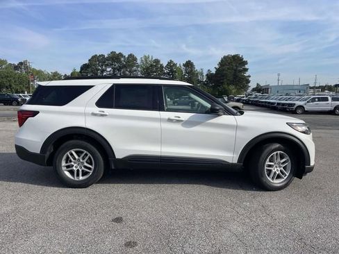 New 2026 Ford Explorer Active w/ Active Comfort Package image 2